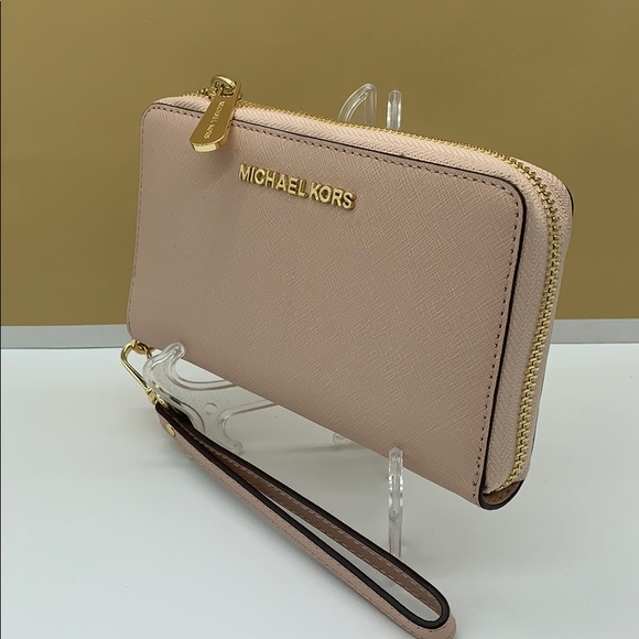 MICHAEL KORS JET SET TRAVEL LG FLAT MF PHN CASE - Picture 7 of 16